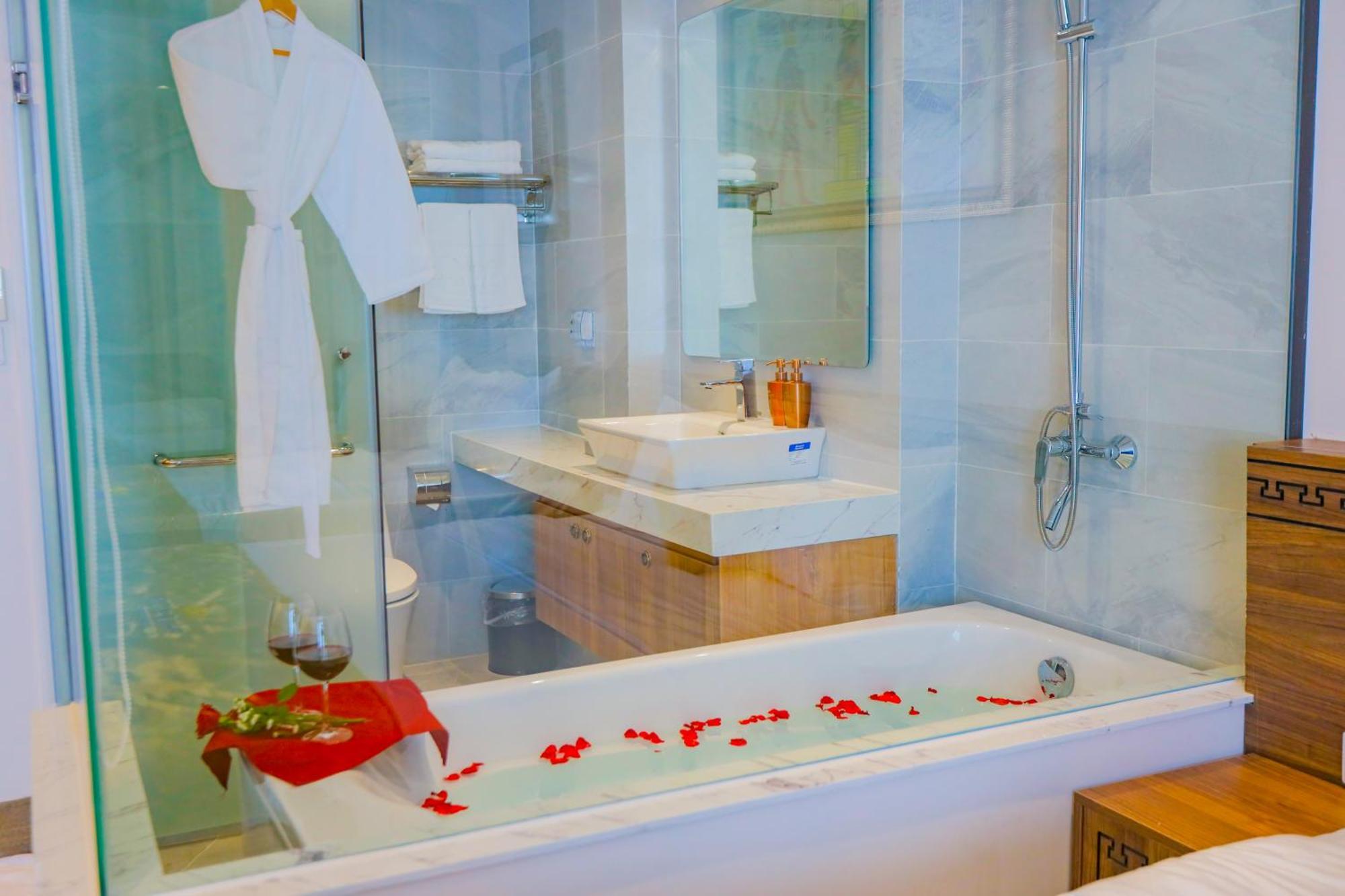 Pharaoh Boutique Hotel Danang Екстериор снимка